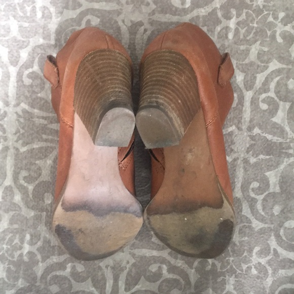 Madewell Billie Boot in Saddle, Size 6 - Picture 7 of 10